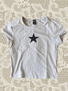 Dazy Grey Baby Tee Star Graphic Fitted Y2K Basic Crop Top Baby-Tee Small